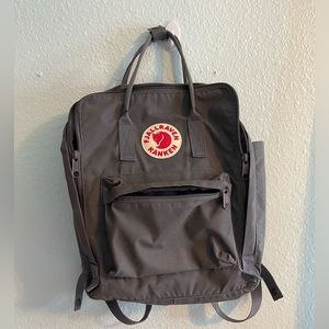 Fjallraven classic kanken backpack